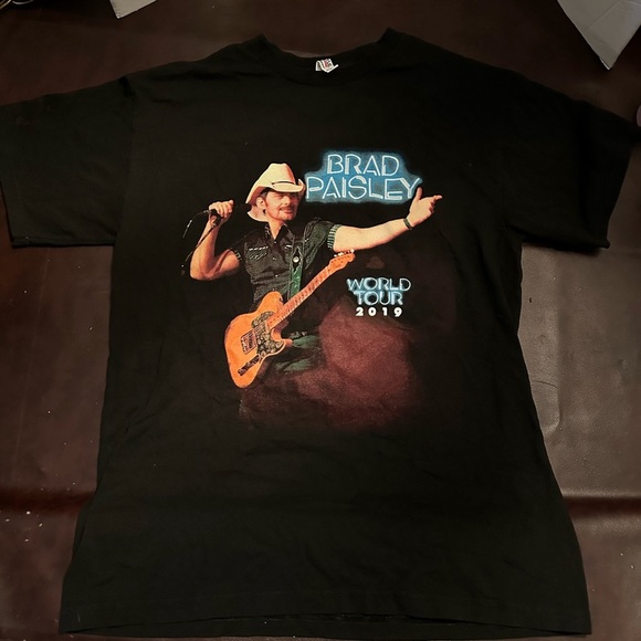 Brad Paisley Tee - Picture 3 of 7